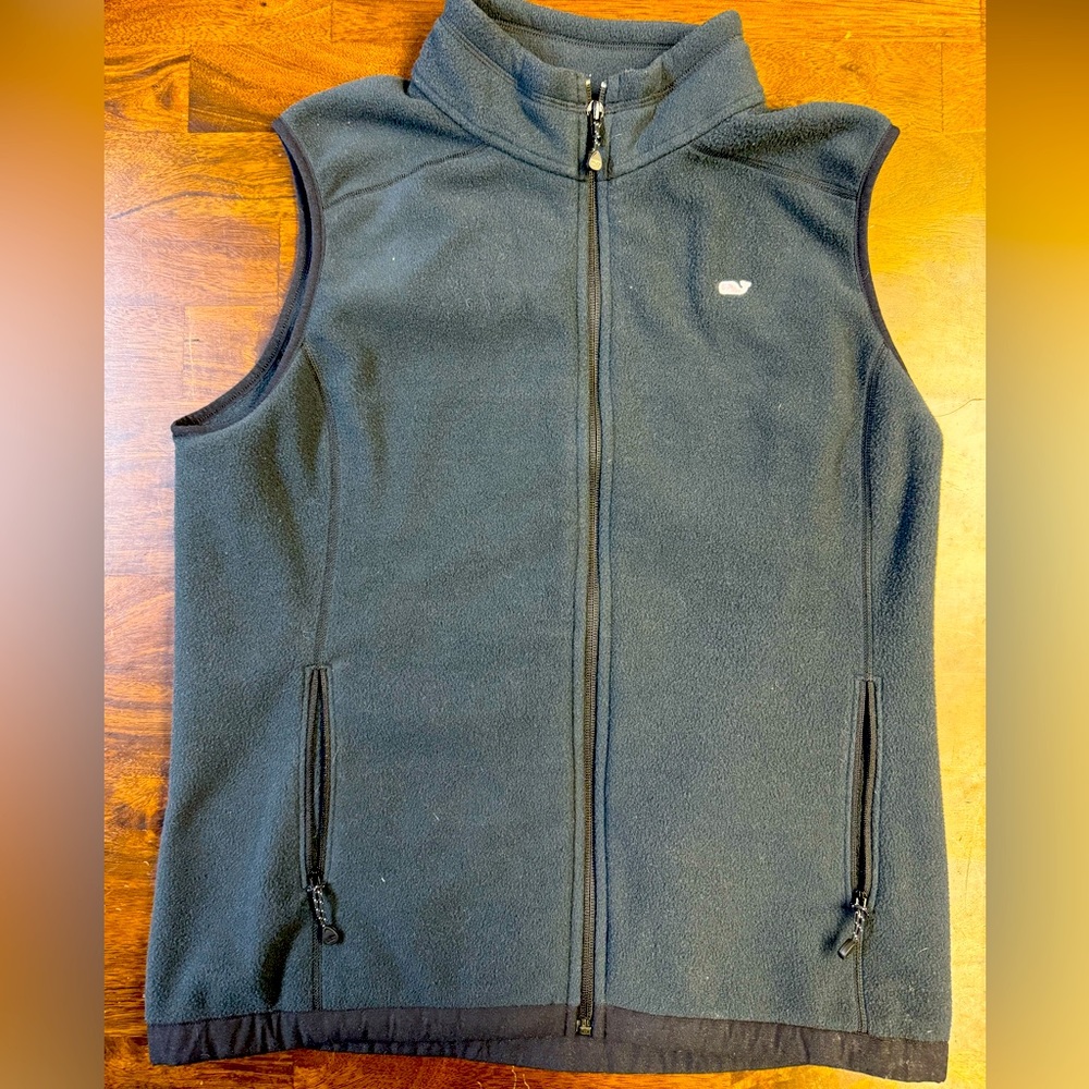 Women’s Vineyard Vines Black Fleece Vest Medium